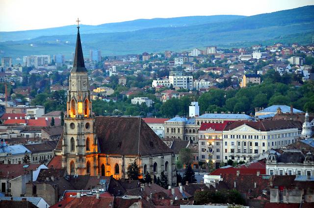 Die rumänische Stadt Cluj Napoca mit Sankt Michaelskirche