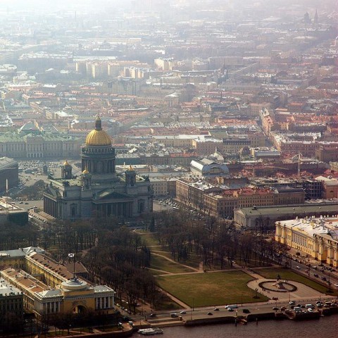 Die russische Metropole Sankt Petersburg und die imposante Isaakskathedrale