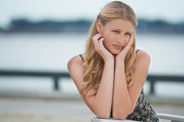 Blonde Osteuropäerin mit schönem Gesicht