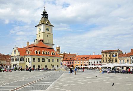 Altes Rathaus und Rathausplatz in Brașov (Kronstadt)