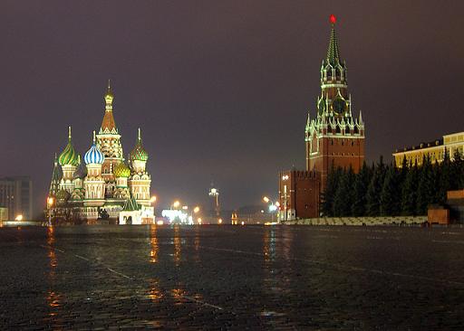 Roter Platz und Basilius-Kathedrale in der russischen Hauptstadt Moskau